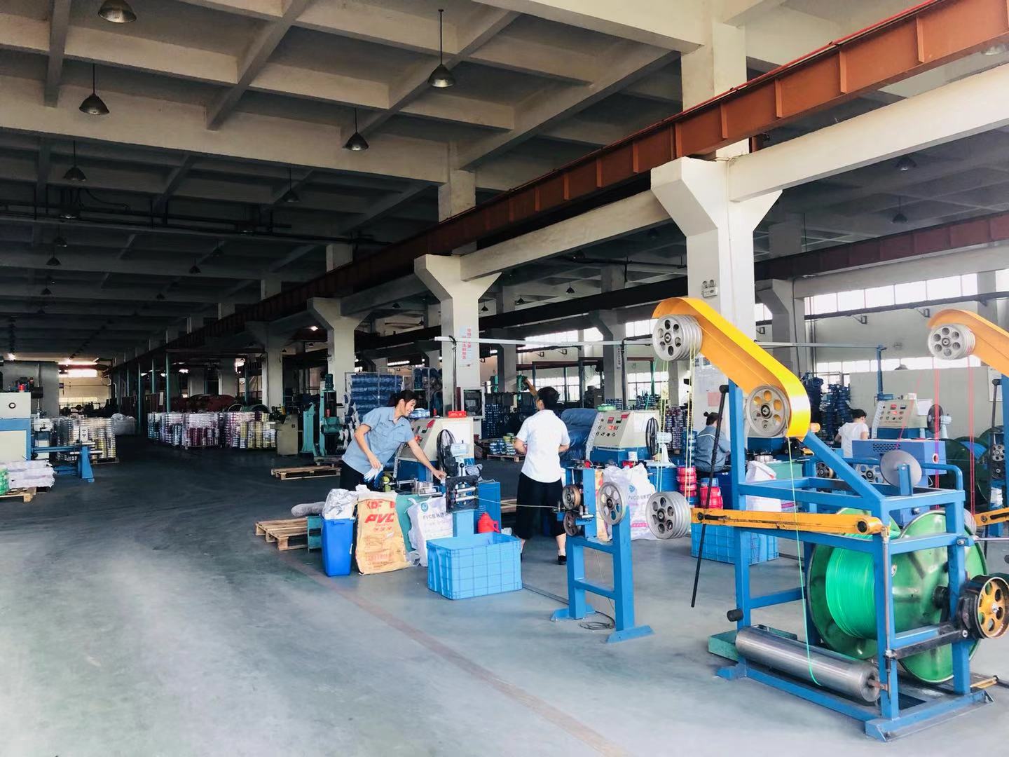 電纜廠使用蒸汽發生器配套加熱電纜絕緣膠體