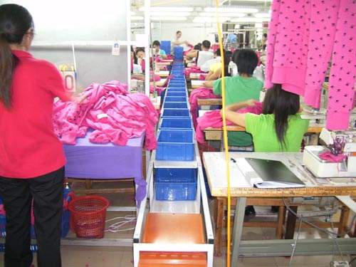 使用蒸汽發生器加濕服裝廠區空氣避免質量問題