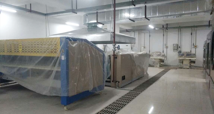 酒店使用電蒸汽發生器進行床品的消毒殺菌，保障衛生