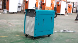 頑固油汙難題使用小型蒸汽發生器攻克