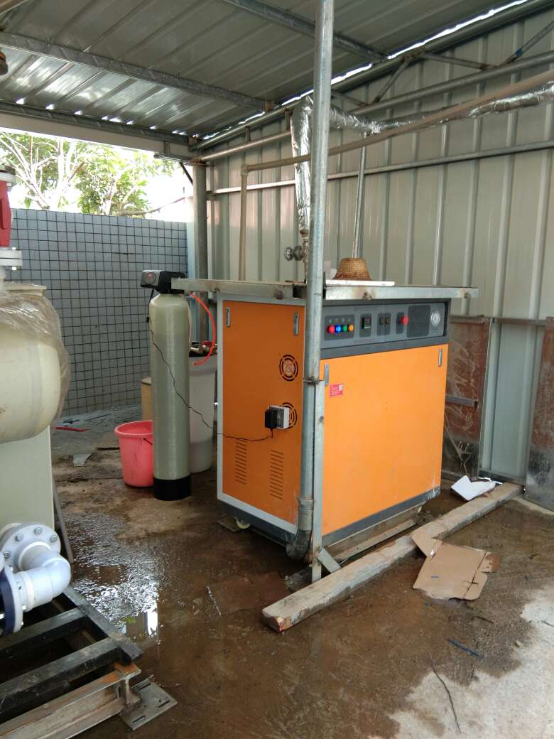使用全自動蒸汽發生器控製發酵溫度，為可降解餐具生產保駕護航
