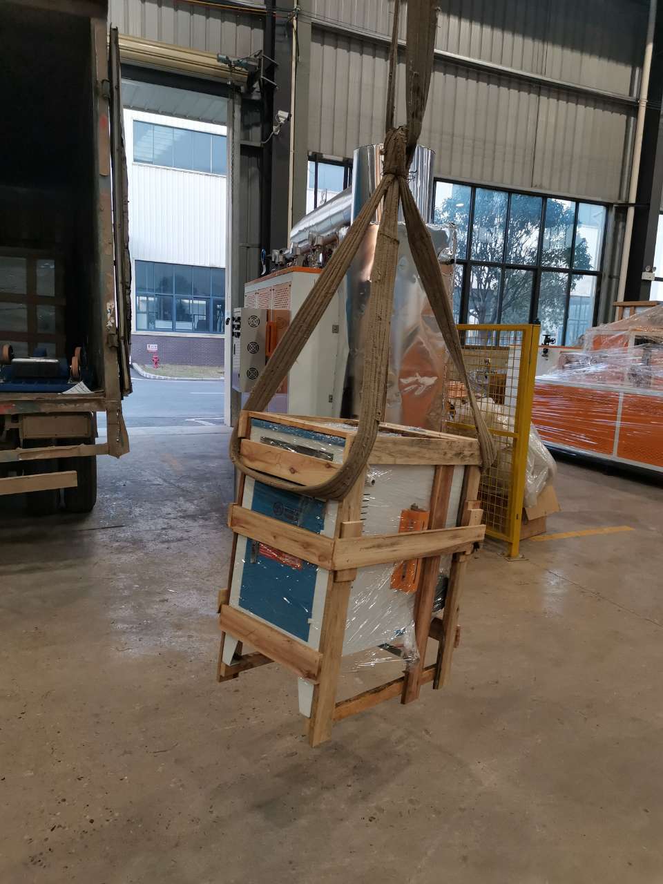廠區提貨小型電加熱蒸汽鍋爐現場