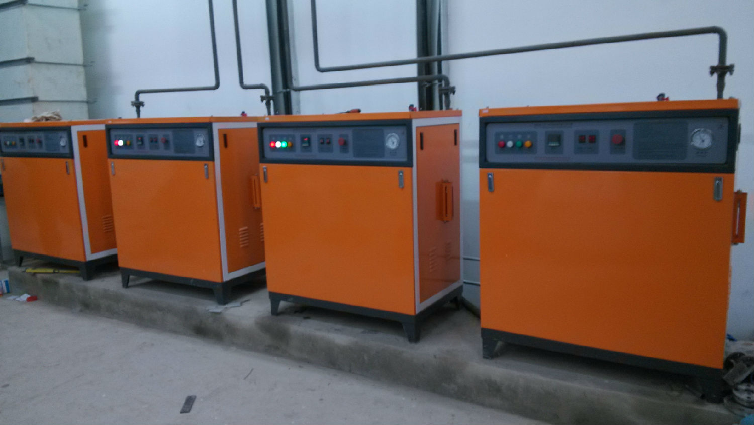 四川中藥熬製72kw電熱蒸汽發生器