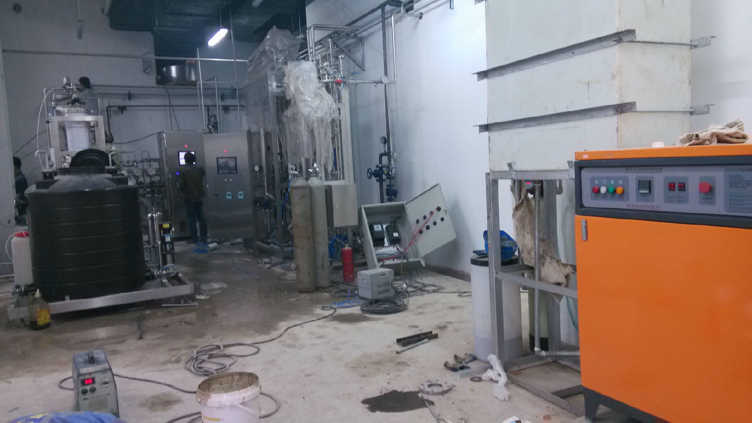 四川中藥熬製72kw電熱蒸汽發生器